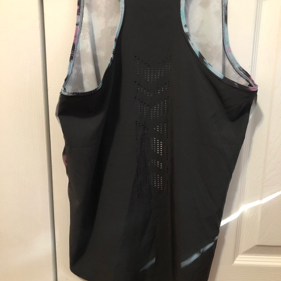 IVIVVA tank top - Picture 3 of 6